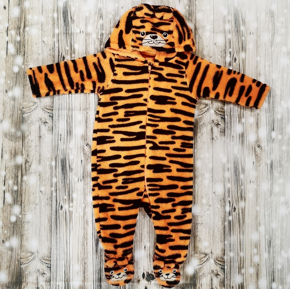 🐯 Tiger Fuzzy Onesie; 3 Months